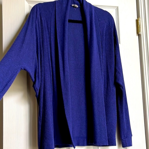 Beautiful blue Ecote size S batwing open cardigan - Picture 2 of 3